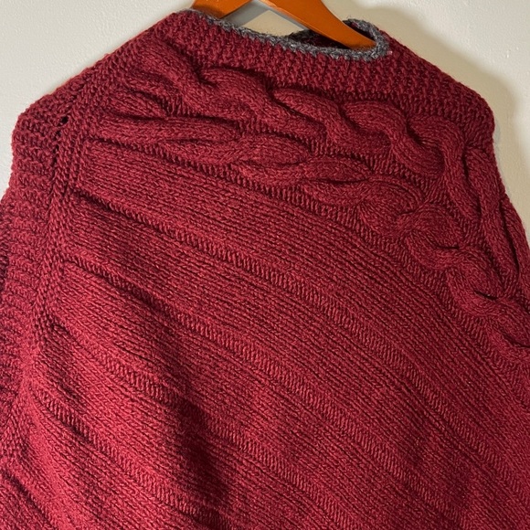 Chunky Cable Knit Handmade Burgundy 100% Soft Wool Winter Poncho Sz OS - Picture 8 of 10